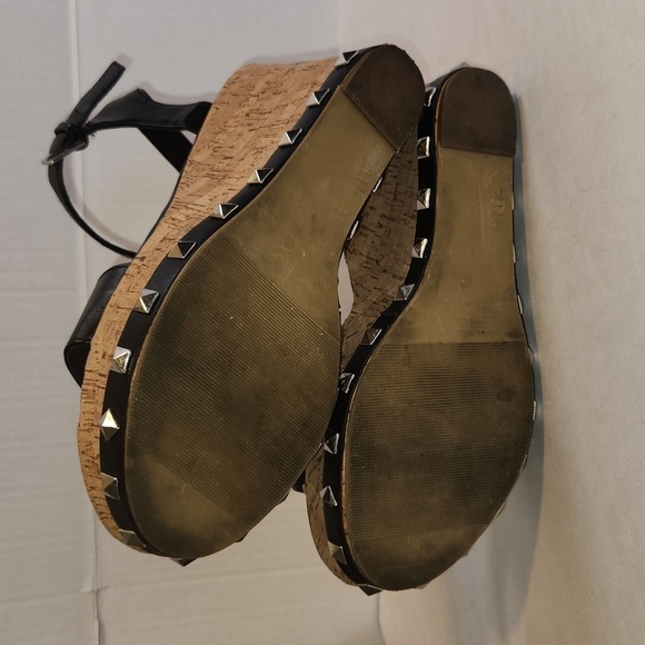 Torrid Cork Silver Studded Adjustable Strap Open Toe Platform Wedge Size 9WW - Picture 9 of 11